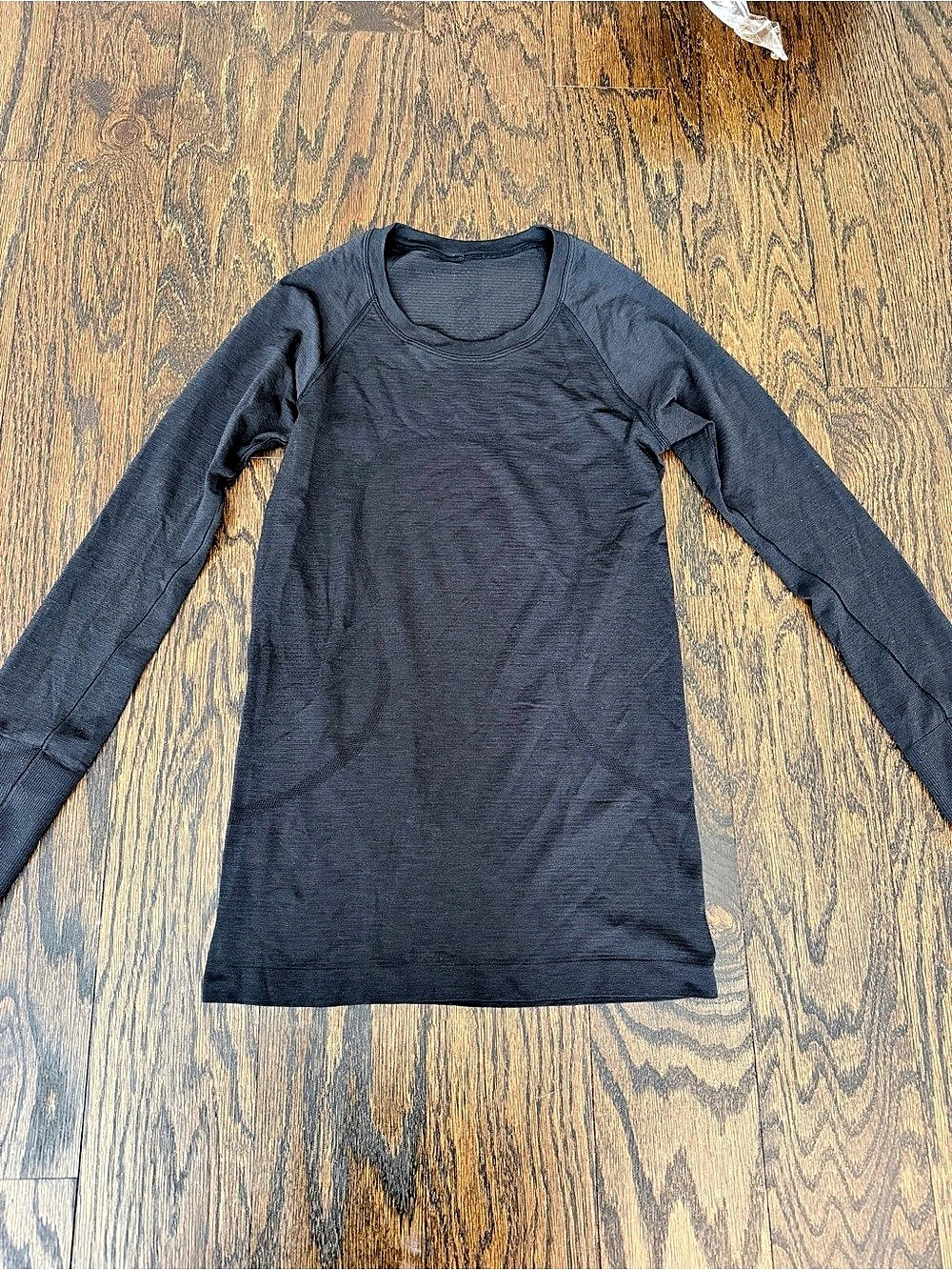 Swiftly Tech Long-Sleeve Shirt 2.0 *Hip Length (size 4)
